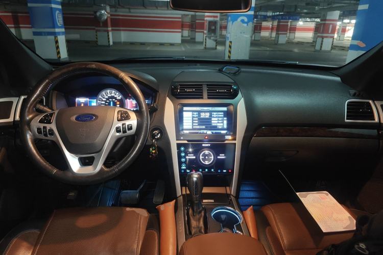 Used Ford Explorer 2013 3.5L Deluxe Model Center Console