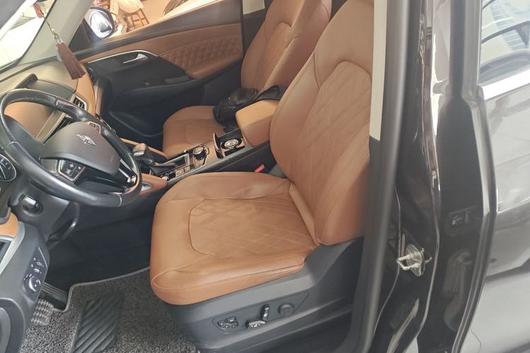 Used BORGWARD BX7 2016 28T Four-Wheel Drive Flagship Version 5 Seats Left Front Seat