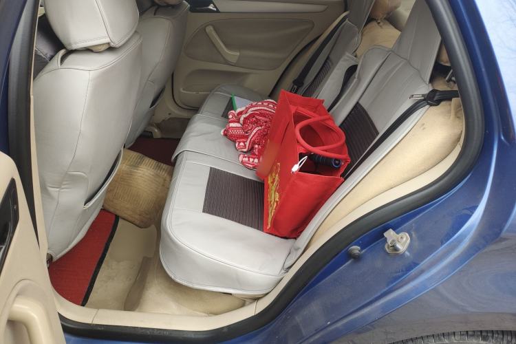 Used Volkswagen Bora 2011 1.6L Manual Fashion Edition
