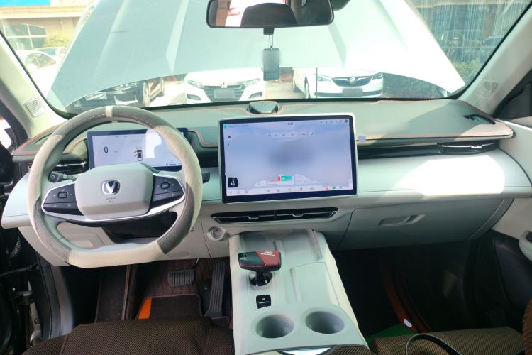 Used CHANGAN UNI-Z New Energy 2024 Blue Whale Smart Electric iDD 125km Leading Model Center Console