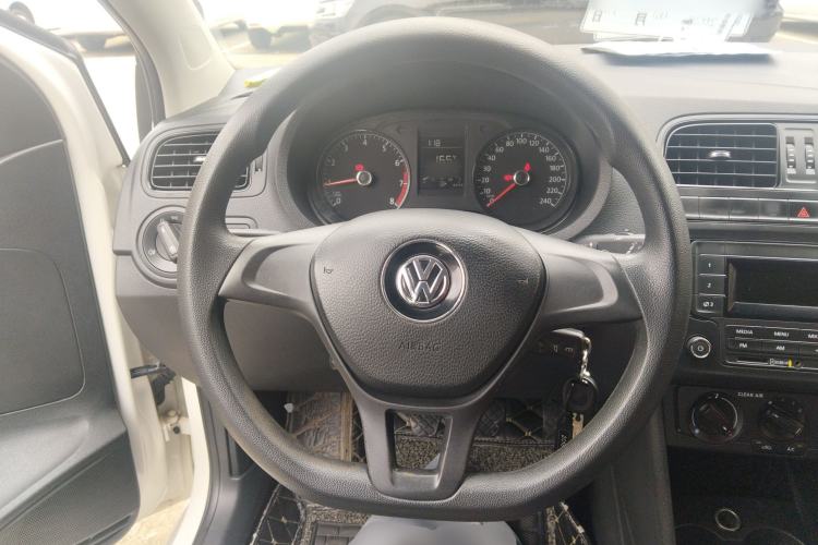 Used Volkswagen Polo 2016 1.4L Manual Fashion Model Steering Wheel