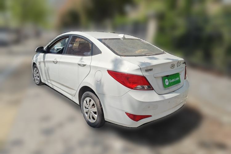 Used Hyundai Verna (older generation) 2014 1.4L Manual Smart GLS Trim Rear Left 45 Deg