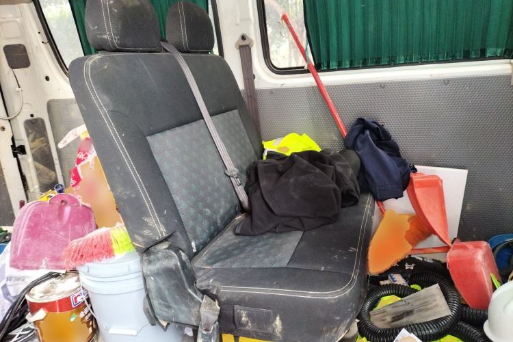 Used SAIC MAXUS Xintu V80 2019 2.5T Classic AMT Aoyuntong Short Wheelbase Mid-Roof 5/6-Seater
