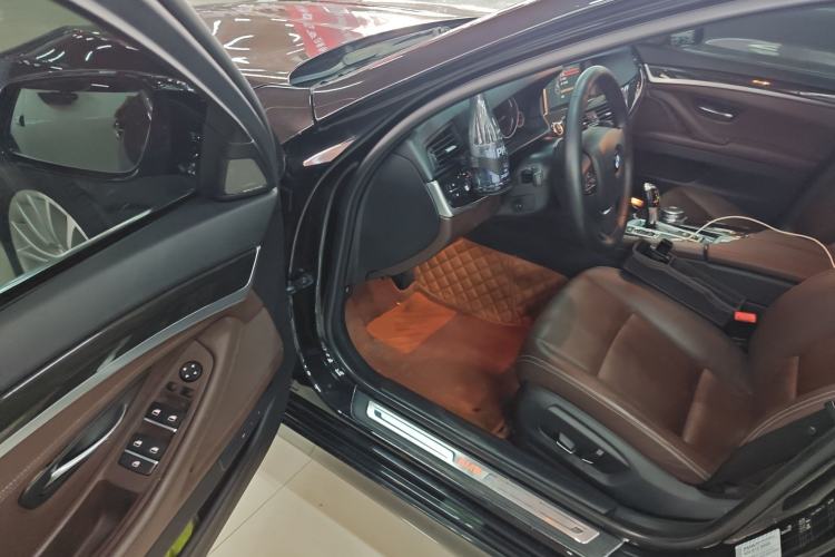 Used BMW 5 Series 2017 525Li Luxury Design Package Driver Seat