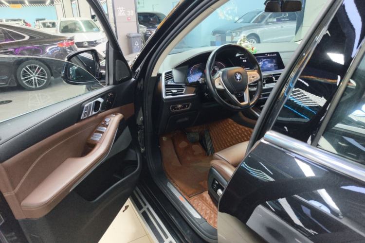 Used BMW X7 2020 xDrive40i Luxury Package with Leading Features