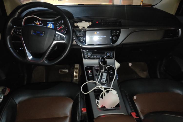Used Geely Auto Emgrand GS 2016 Sport Edition 1.3T Automatic ZhenShang Model Center Console