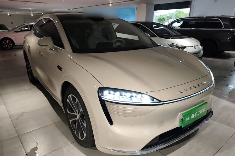 Used Hima Luxeed R7 2024 All-Electric 802 km Max
