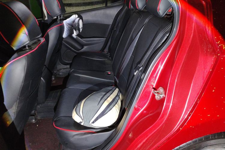 Used Mazda 3 Axela 2016 Sedan 1.5L Automatic Comfort Model