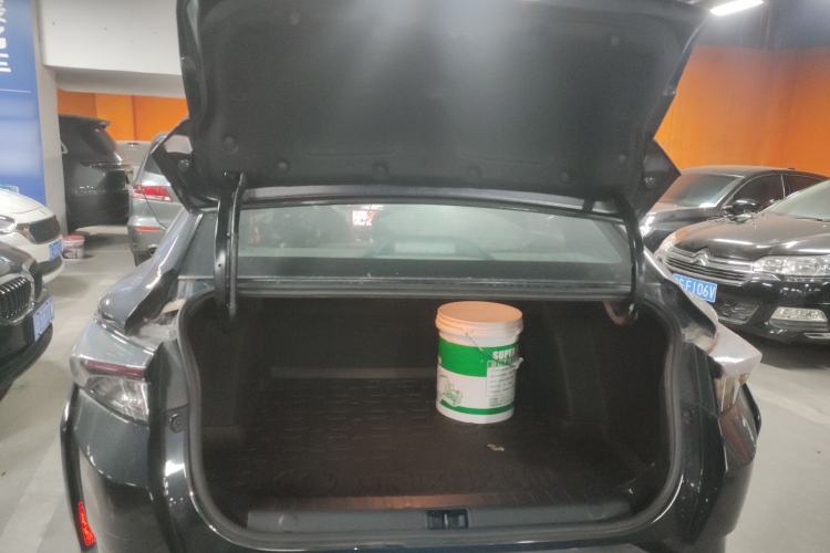 Used Dongfeng Aeolus Yixuan 2022 230T Automatic Adaptive-Beam Knight Edition
