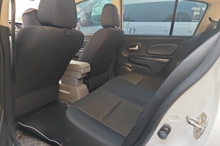 Used Venucia R50 2013 1.6L Manual Fashion Edition