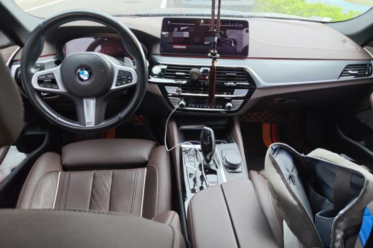 Used BMW 5 Series 2022 530Li Luxury Edition M Sport Package Center Console