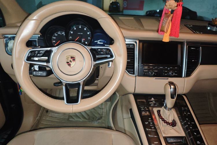 Used Porsche Macan 2016 Macan 2.0T Center Console
