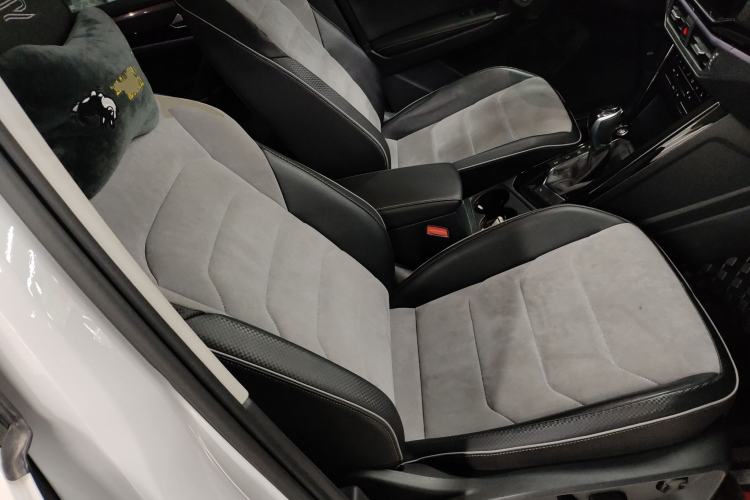 Used Volkswagen Tayron X 2020 330TSI Two-Wheel Drive Luxury Smart Connectivity Version Right Front Seat