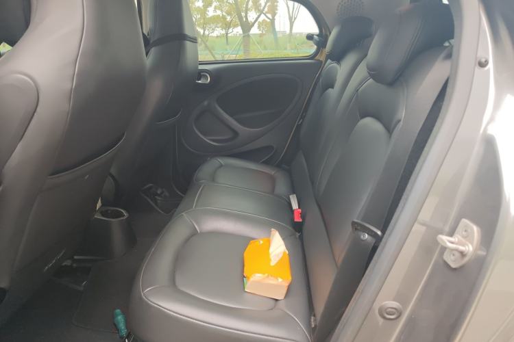 Used smart forfour 2016 1.0L 52 kW Passion Edition Left Rear Seat