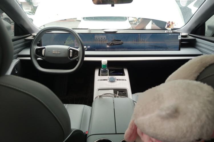 Used Geely Galaxy E8 2024 550 km Range Rear-Drive MAX
