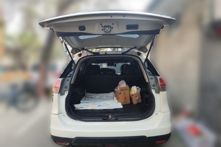 Used Nissan X-Trail 2014 2.0L CVT Comfort Edition 2WD Trunk