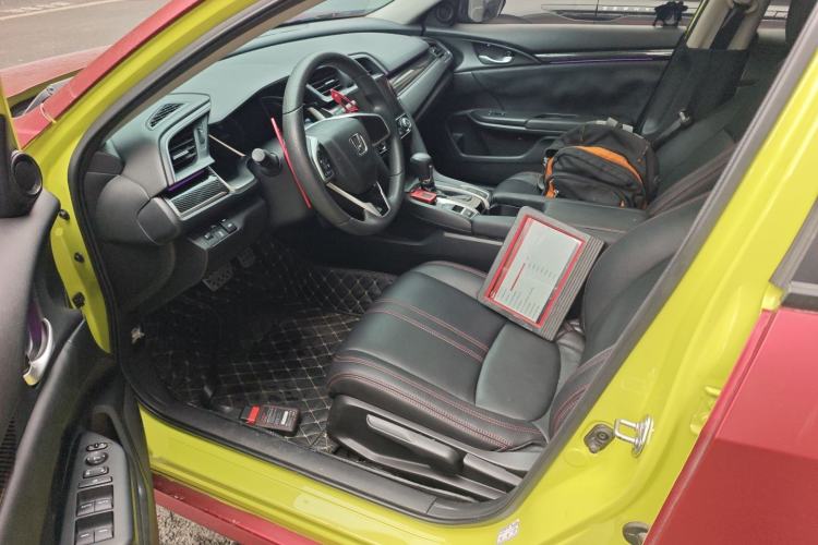 Used Honda Civic 2019 220TURBO CVT Dynamic Edition China V Left Front Seat