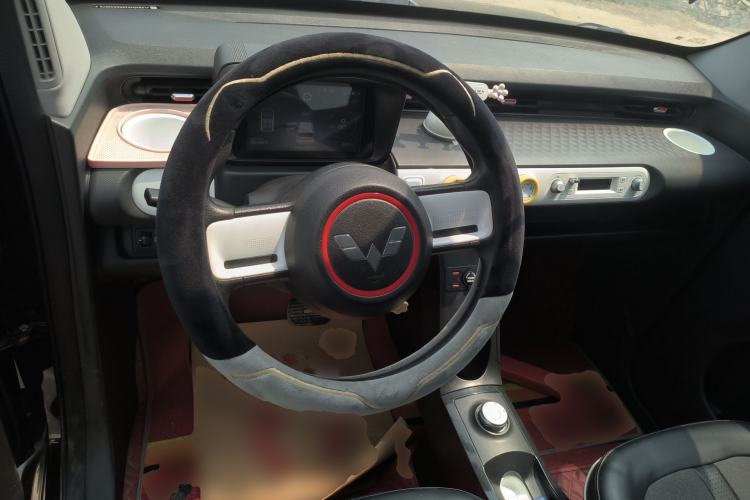 Used Wuling Hongguang MINIEV 2022 GAMEBOY 300km Enthusiast Model with Lithium Iron Phosphate Steering Wheel