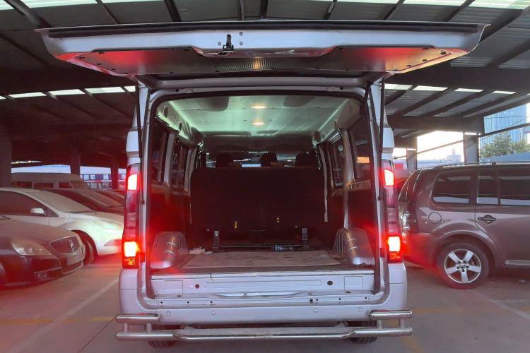Used JMC Fushun 2023 2.0T Automatic Short-Wheelbase Low-Roof Commercial & Multi-Purpose Passenger Vehicle 6 Seats with Lift-Up Tailgate
