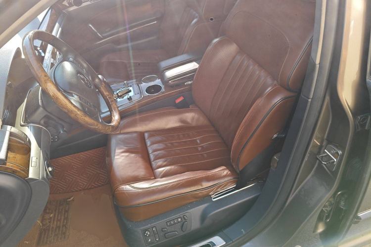 Used Volkswagen Phaeton 2011 4.2L V8 4-seat Extended-Range Individual Edition Left Front Seat