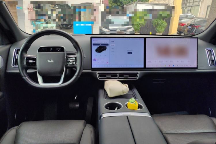 Used Li Auto L8 2023 Pro Model Center Console