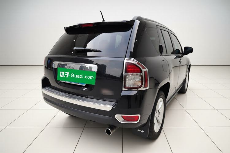 Used Jeep Compass 2015 2.0L two-wheel drive sport version Rear Right 45 Deg