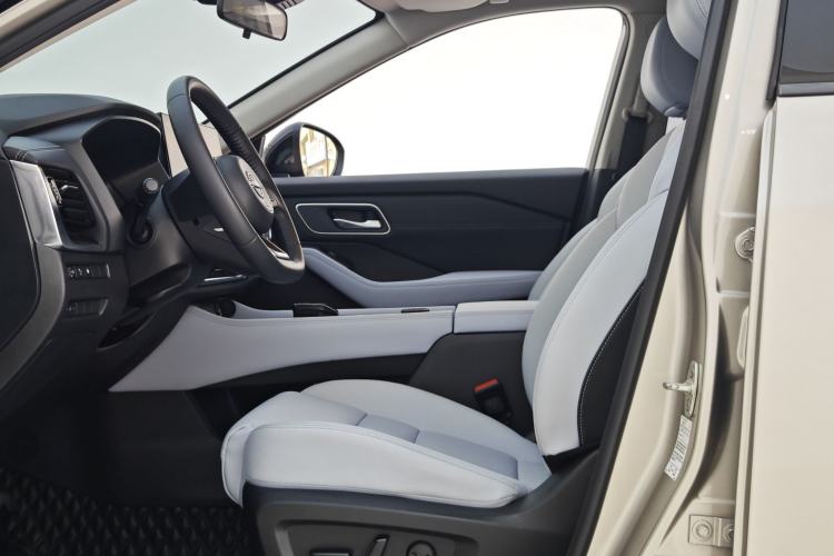 Used Nissan X-Trail 2023 e-POWER Ultra-Hybrid Dual-Motor All-Wheel-Drive Luxury Edition Interior 2