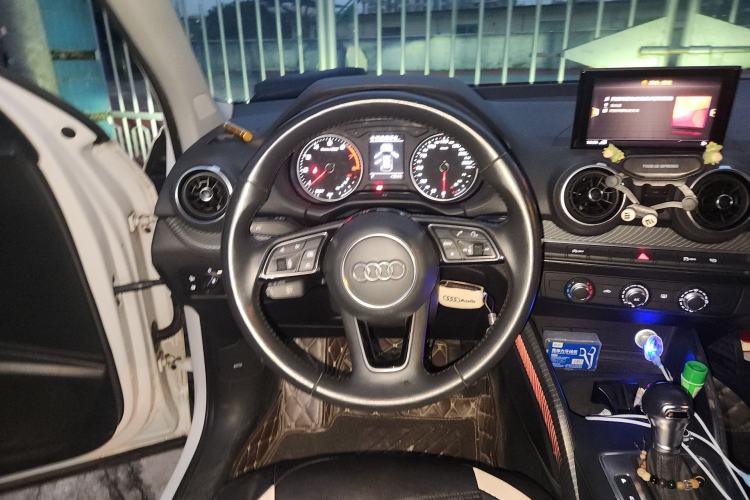 Used Audi Q2L 2018 35 TFSI Launch Exclusive Edition China VI Steering Wheel