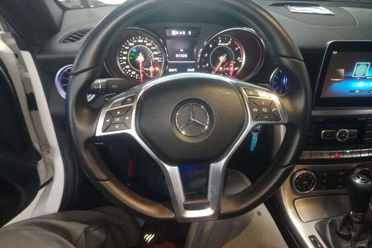 Used Mercedes-Benz SLK-Class 2011 SLK 200 Fashion Model