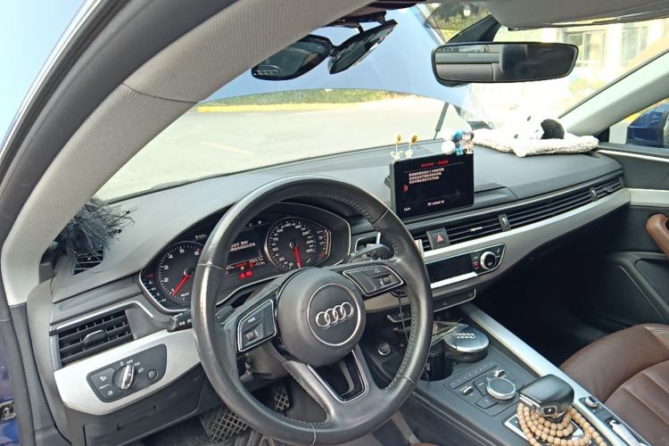 Used Audi A5 2017 Coupe 40 TFSI Fashion Model Center Console