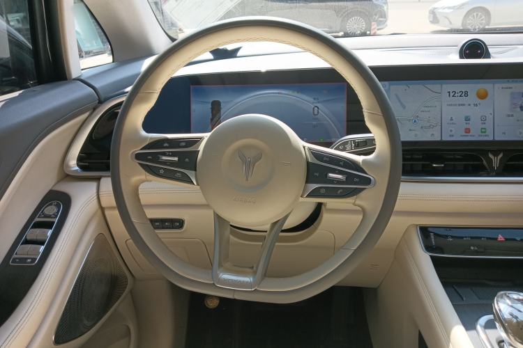 Used VOYAH Dream 2024 PHEV Extended-Range Premium Edition
