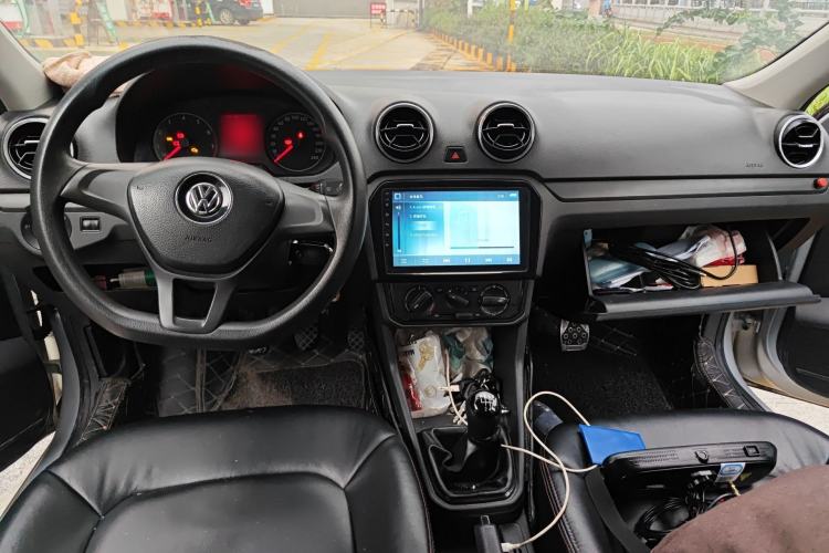 Used Volkswagen Jetta 2017 1.5L Manual Fashion Edition Center Console