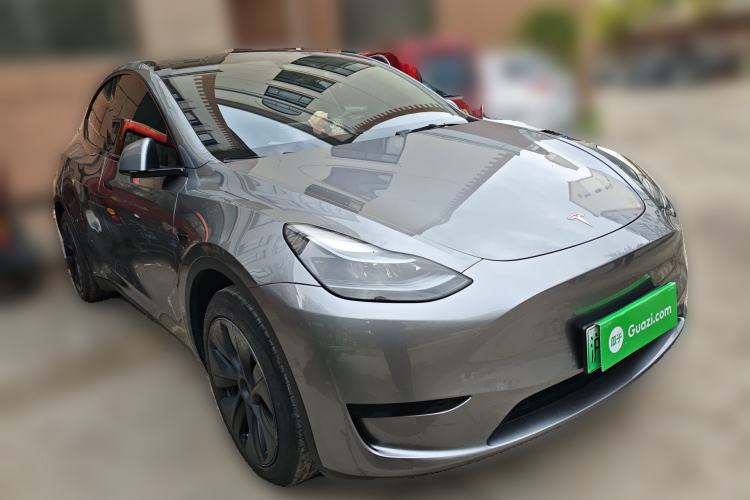 Used Tesla Model Y 2024 Rear-Wheel-Drive Version Front Right 45 Deg