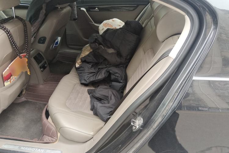 Used Volkswagen Magotan 2013 1.8TSI Prestige Model Left Rear Seat