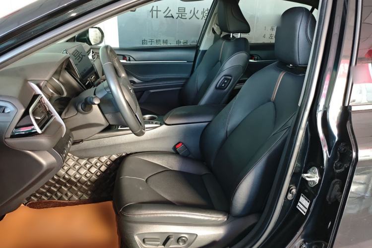 Used Toyota Camry 2021 2.0G Luxury Edition
