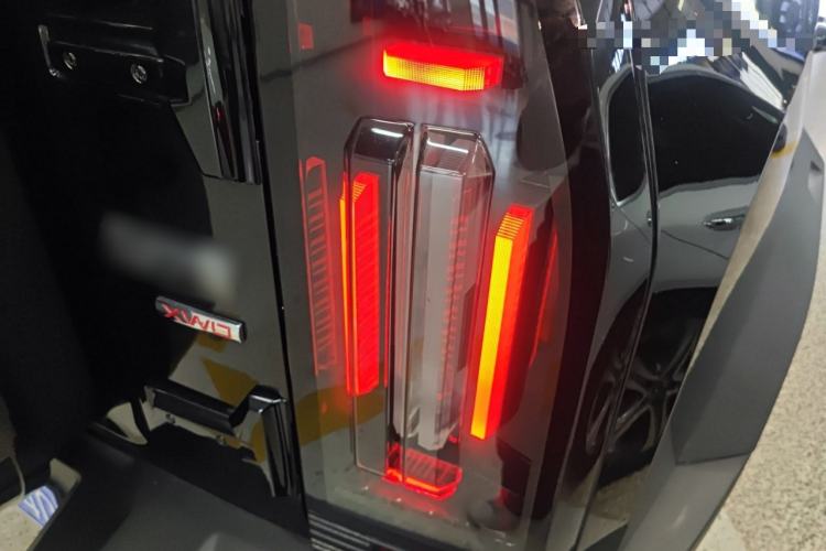 Used JETOUR Traveler 2023 2.0T All-Wheel-Drive CrossPRO Exterior 3