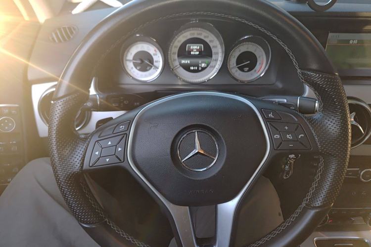 Used Mercedes-Benz GLK-Class 2013 GLK 300 4MATIC Dynamic Sunroof Model