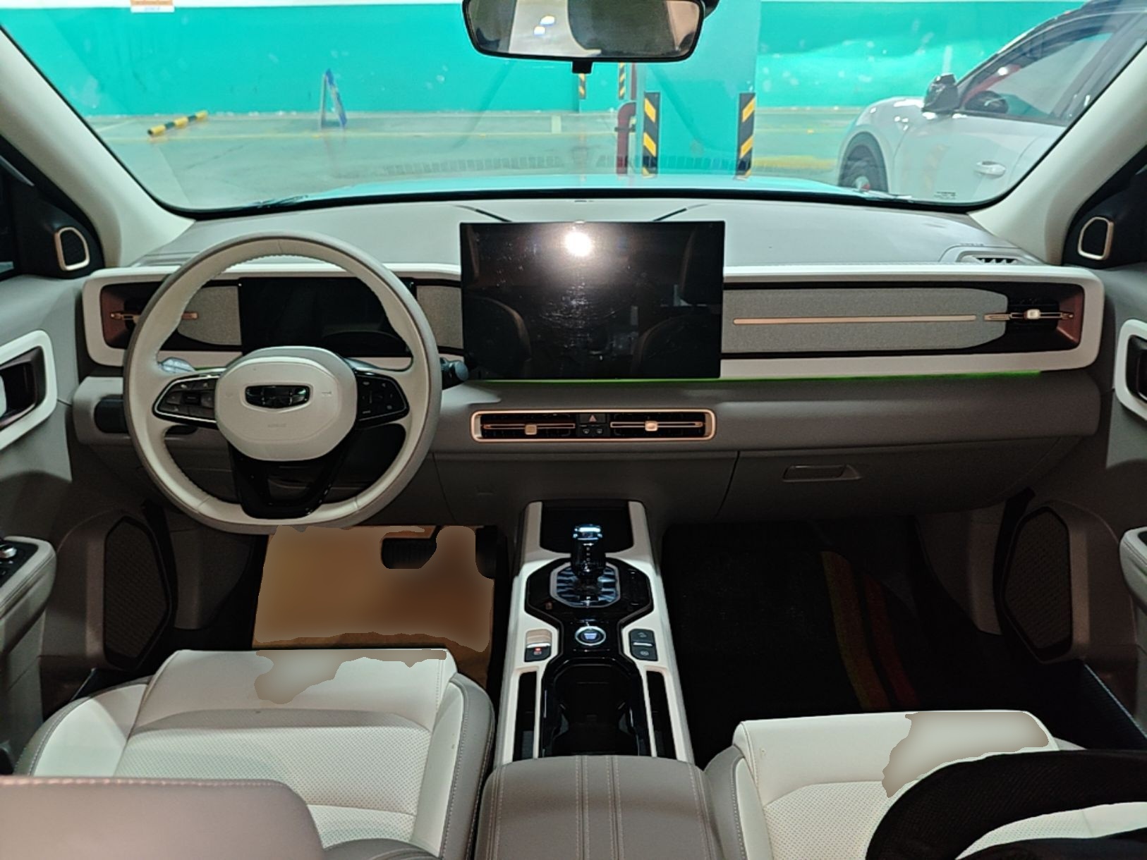 Geely Auto icon 2026 Model Chocolate 1.5TD Pure & Refined Edition — снимка 12