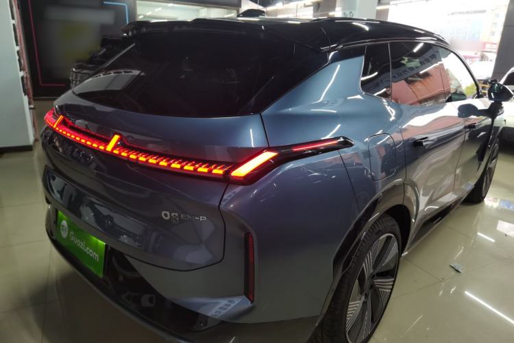 Used Lynk & Co 08 EM-P 2025 220 km All-Wheel-Drive Performance Halo