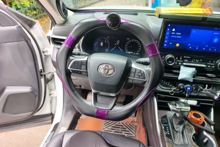 Used Toyota Highlander 2022 Dual-Engine 2.5L Four-Wheel Drive Supreme Edition 7-Seater Steering Wheel