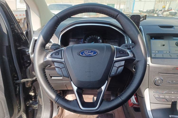 Used Ford Edge 2016 EcoBoost 245 Two-Wheel-Drive Titanium 7-Seater
