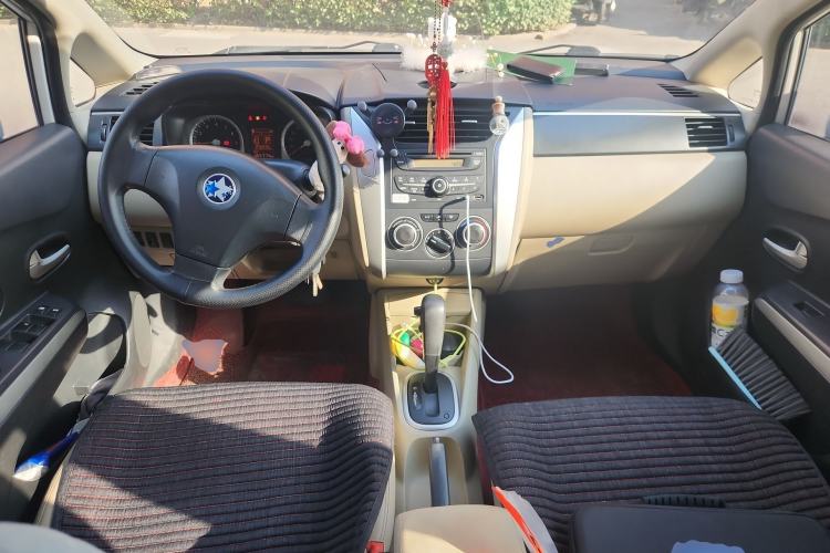 Used Venucia R50 2013 1.6L Automatic Luxury Edition