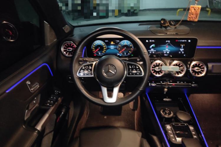 Used Mercedes-Benz GLB 2020 Updated GLB 200 Dynamic Edition Steering Wheel