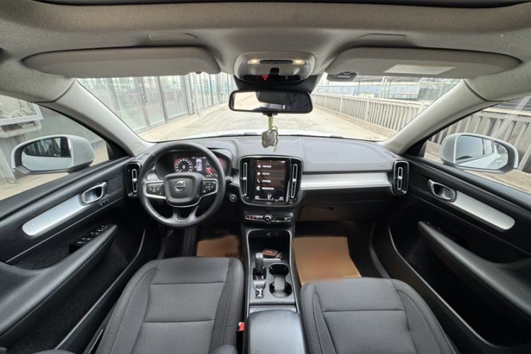 Used Volvo XC40 2021 T4 4x4 SmartDrive Fashion Edition Interior 1