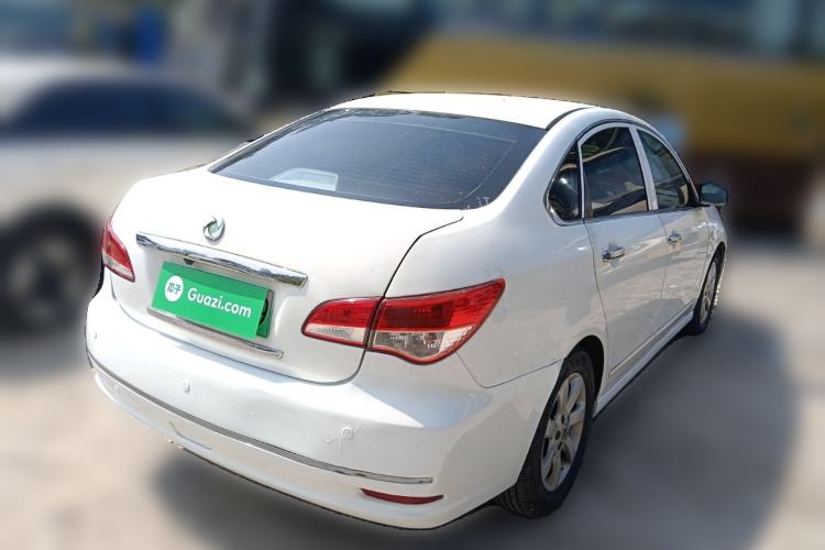 Used Dongfeng Junfeng E11K 2019 Standard Model
