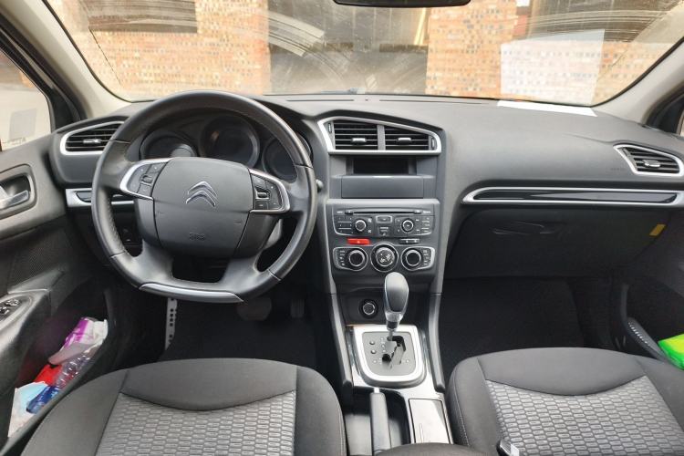 Used Citroen C4L 2013 1.6THP Automatic Enjoyment Edition Center Console