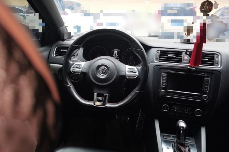 Used Volkswagen Sagitar 2013 2.0 TSI GLI Steering Wheel