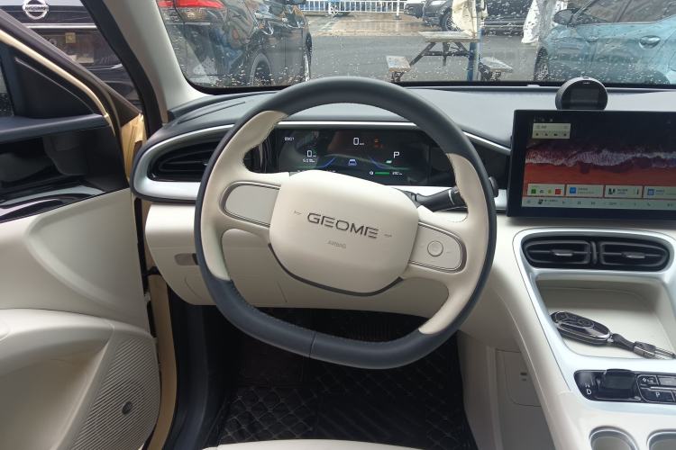 Used Geely Galaxy Geome 2025 410 km Free Version