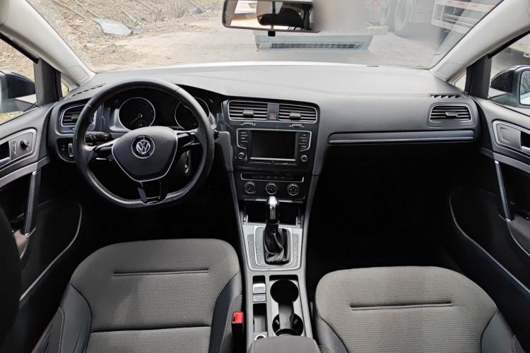 Used Volkswagen Golf 2017 230TSI Automatic Comfort Edition – Celebrating Milestone of One Million Units
