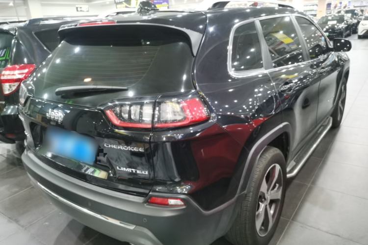 Used Jeep Cherokee 2019 2.0T Four-Wheel Drive Exploration Edition + Autonomous Driving Smart Package China V